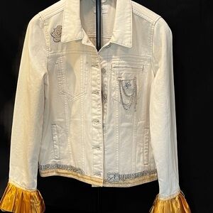 NWT Nicole Miller designer embellished light Beige Denim Jacket.
